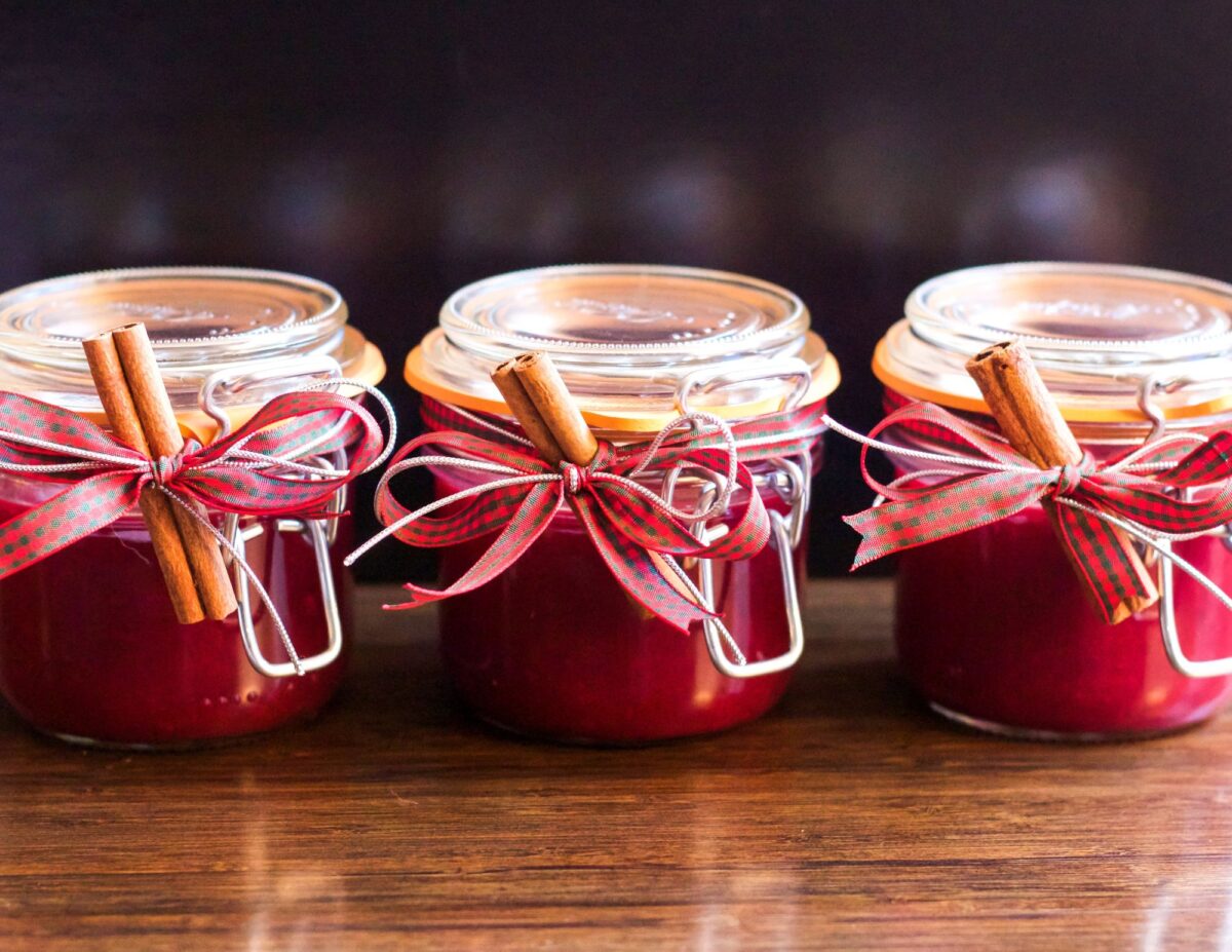 jars of jam - inexpensive Christmas gifts for teachers