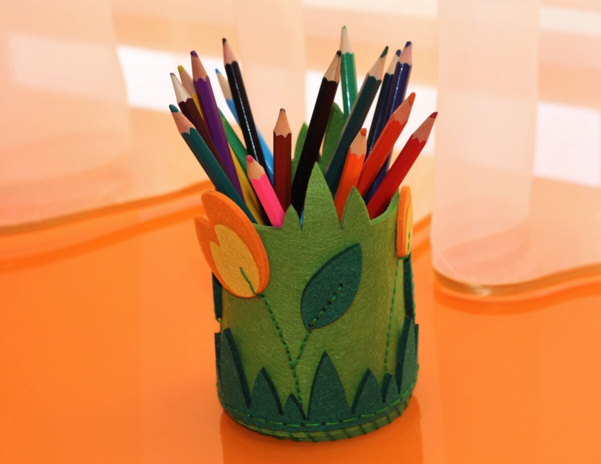a homemade pencil holder with pencils - inexpensive Christmas gifts for teachers.