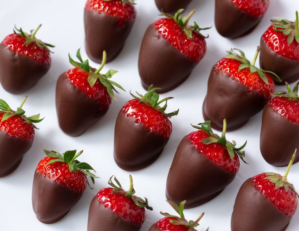 chocolate cover strawberries - cheap baby shower food ideas.