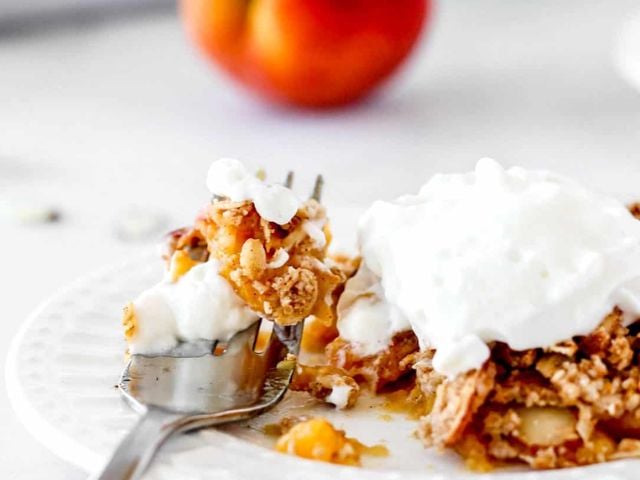Healthy Easy Peach Crisp with Oatmeal - summer dessert recipe