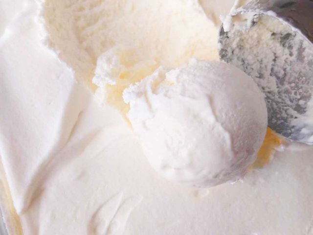 Homemade Ice Cream Without a Machine - easy summer dessert recipes