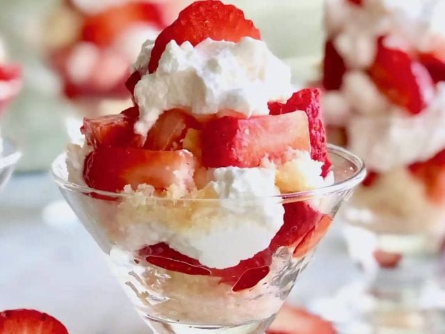 Mini Strawberry Shortcakes - summer dessert recipes