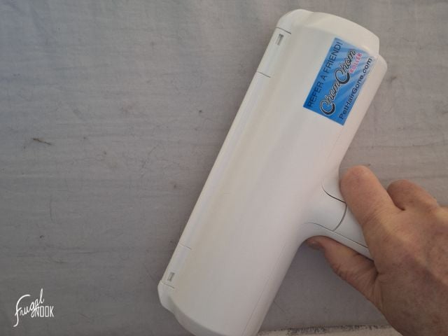using a ChomChom Roller on sheets