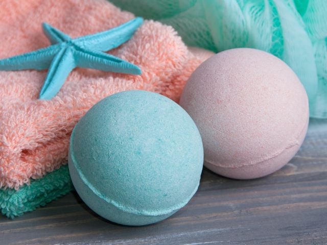 bath bombs - baby shower favors
