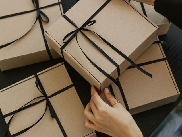 boxes with bows - baby shower favors