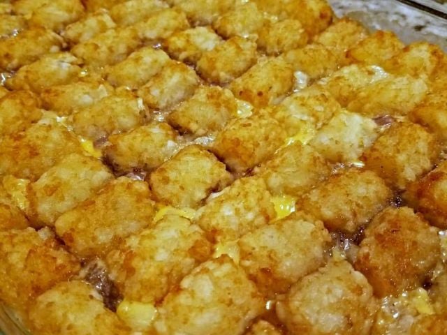 Super Easy Tater Tot Casserole - ground beef recipes